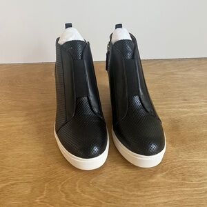 Black wedge women’s shoes